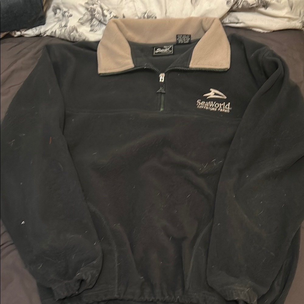 SeaWorld Black and Tan Pullover
